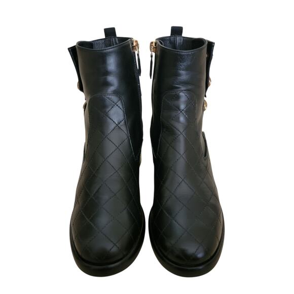 Chanel Leather Black Interlocking CC Logo Pearl 2017 Ankle Boots 6 36.5 G32970 - Picture 4 of 12